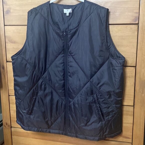 NWT! Socialite Black Sleeveless Quilted Vest | Plus - Picture 3 of 9